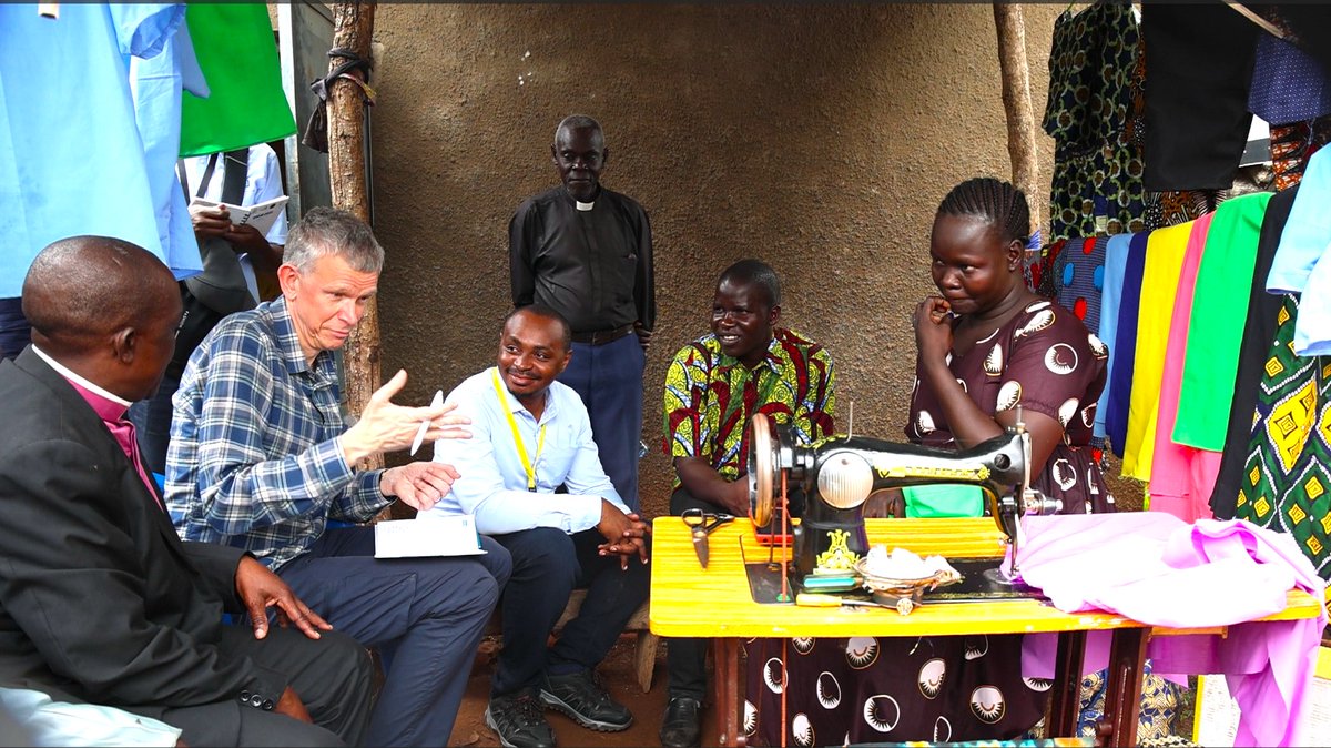 What a great privilege it was for our team in South Sudan to fly a group from partner @tearfund including Global Chief Executive Nigel Harris for their visit to Mundri last week. Thanks for flying with us!