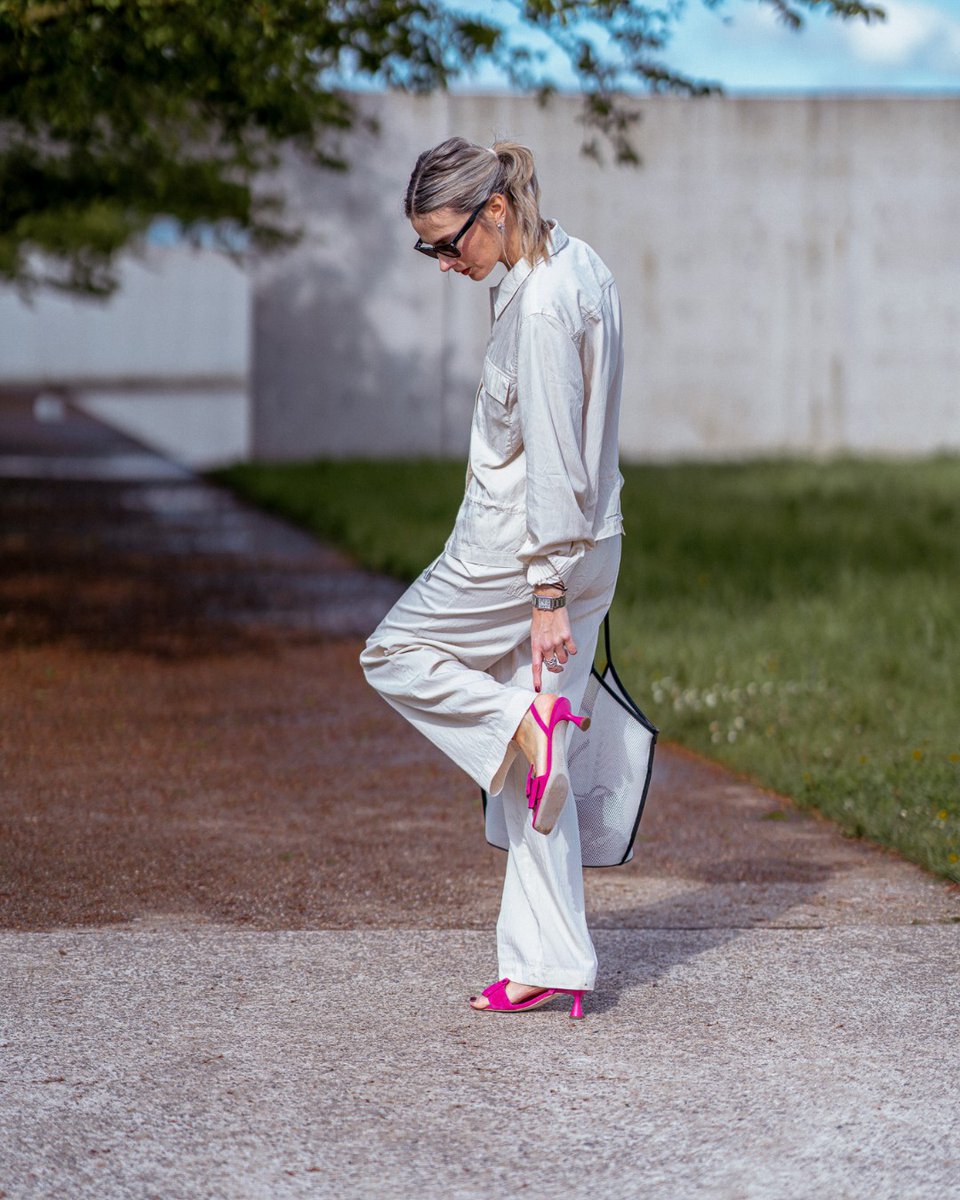 pink is always a good idea, perfect to combine with a light outfit. 

#kennelundschmenger #wecare #sustainable #pink #pinkshoes #springsummer #new #newseason #newstyles