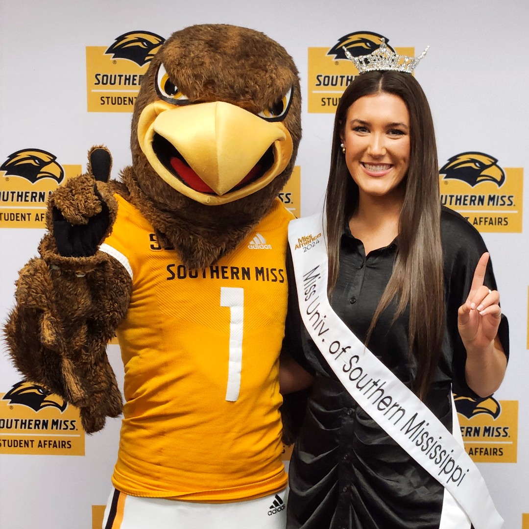 Last week, Student Accessibility Services held its first cord ceremony for graduating seniors. Receiving this cord demonstrated commitment to diversity, inclusion, and social change through the students’ engagement with SAS. Congrats, grads! #SMTTT