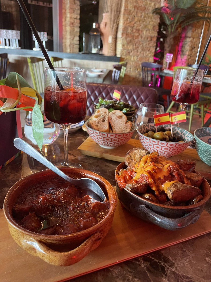 Tapas and wellbeing at The Cellar 🍲 
What’s your favourite tapas dish?