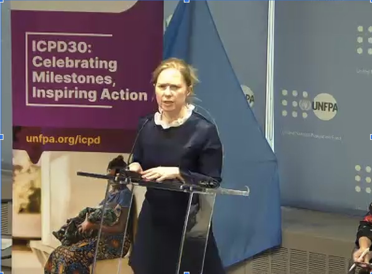 @QUBSONM Maria Lohan outlines 4 themes that emerged: 1: How to implement gender-transformative approaches? 2. How to deliver services at scale? 3. Participation of end users & reach to policy-makers to achieve sustainable change? 4. More attention to lower and middle income countries