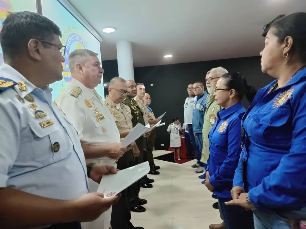 INGEFANBoficial's tweet photo. #01May || En el marco del 79° Aniversario de este prestigioso Órgano Inspector, desde el Salón de usos múltiples de la @Amgnb_FanbV, se llevo a cabo acto con motivo a la entrega de reconocimiento y condecoraciones al personal militar y no militar pertenecientes a la INGEFANB. https://t.co/AfpdtRUMpW