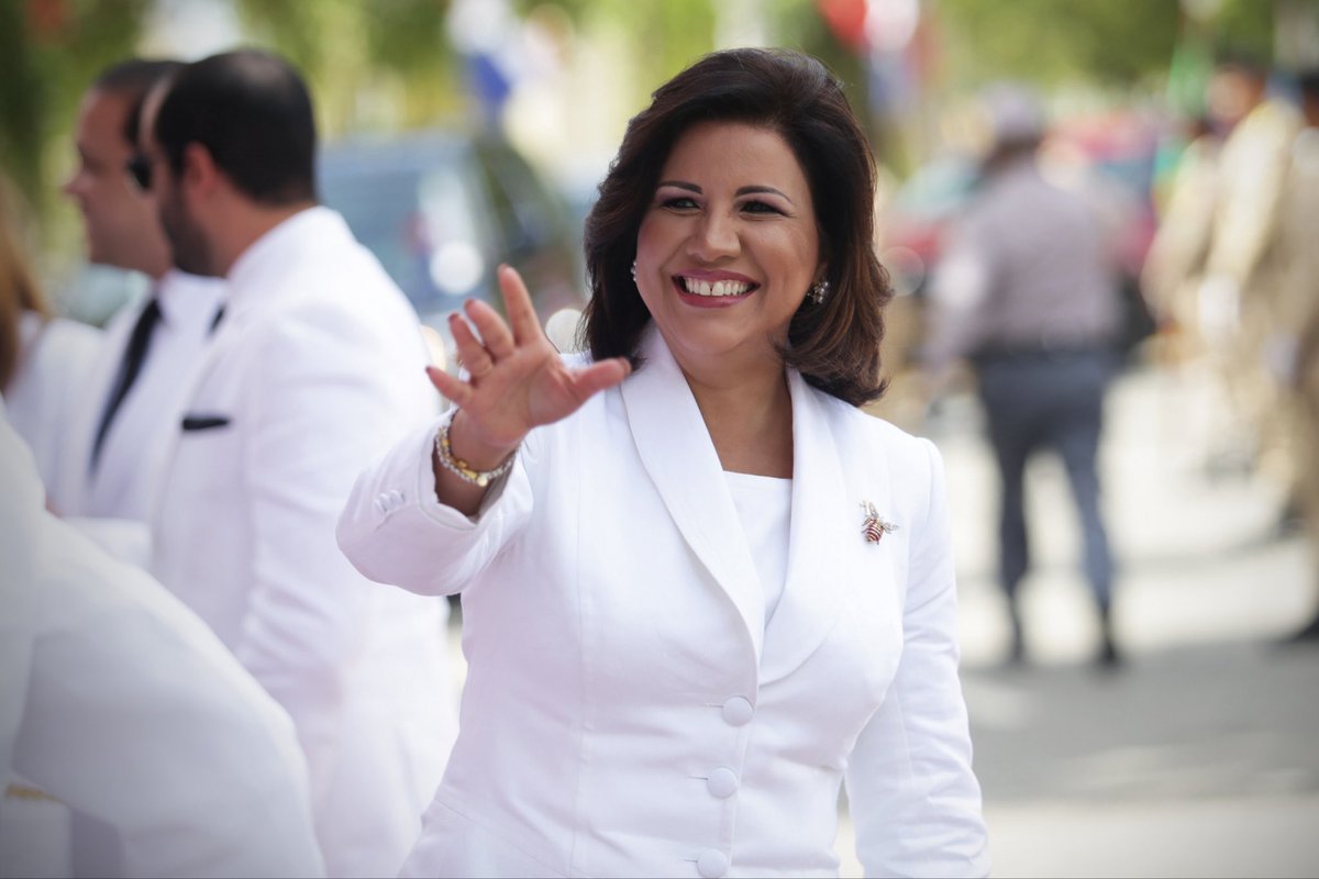 Salud y bendiciones. El día del trabajador se honra con su legado y aportes al país. ¡Feliz Cumpleaños @MargaritaCdf! 🎉🫶