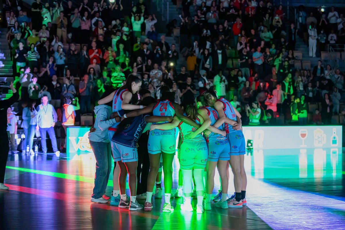 🏀 Le C'Chartres Basket féminin est en finale des Play Offs ! Le match aller se jouera le 4 mai au Colisée. Venez encourager les BlueLights depuis les tribunes ► ccbf.billetterie-club.fr/modele_article… 🏟️

#LeColiséeChartres #CChartres #Chartres #CCBF #Basket #BlueLights #AllBlueLights