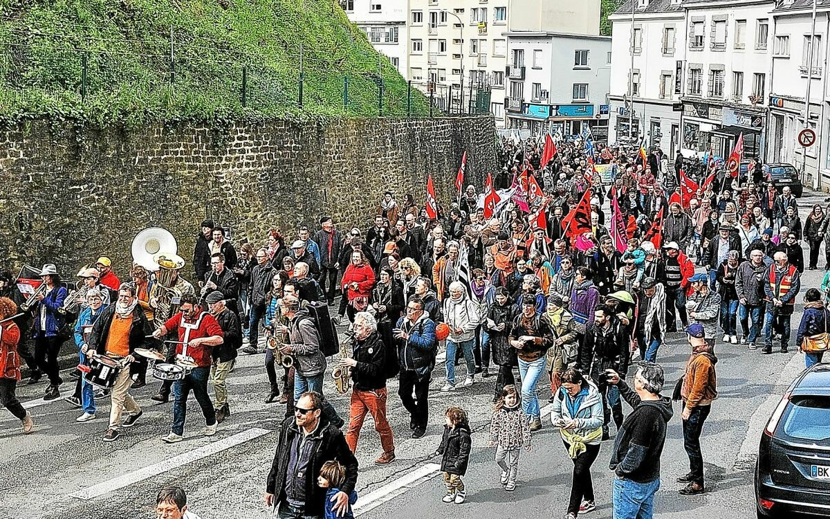 1er-Mai en Bretagne : près de 10 000 personnes dans les rues ➡️ go.letelegramme.fr/OFPm