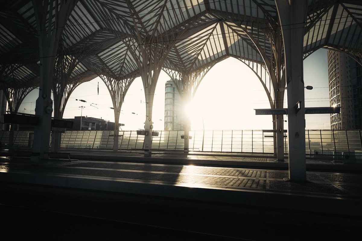 Mornings at train station! Lisbon 🚂
#streetphotography
