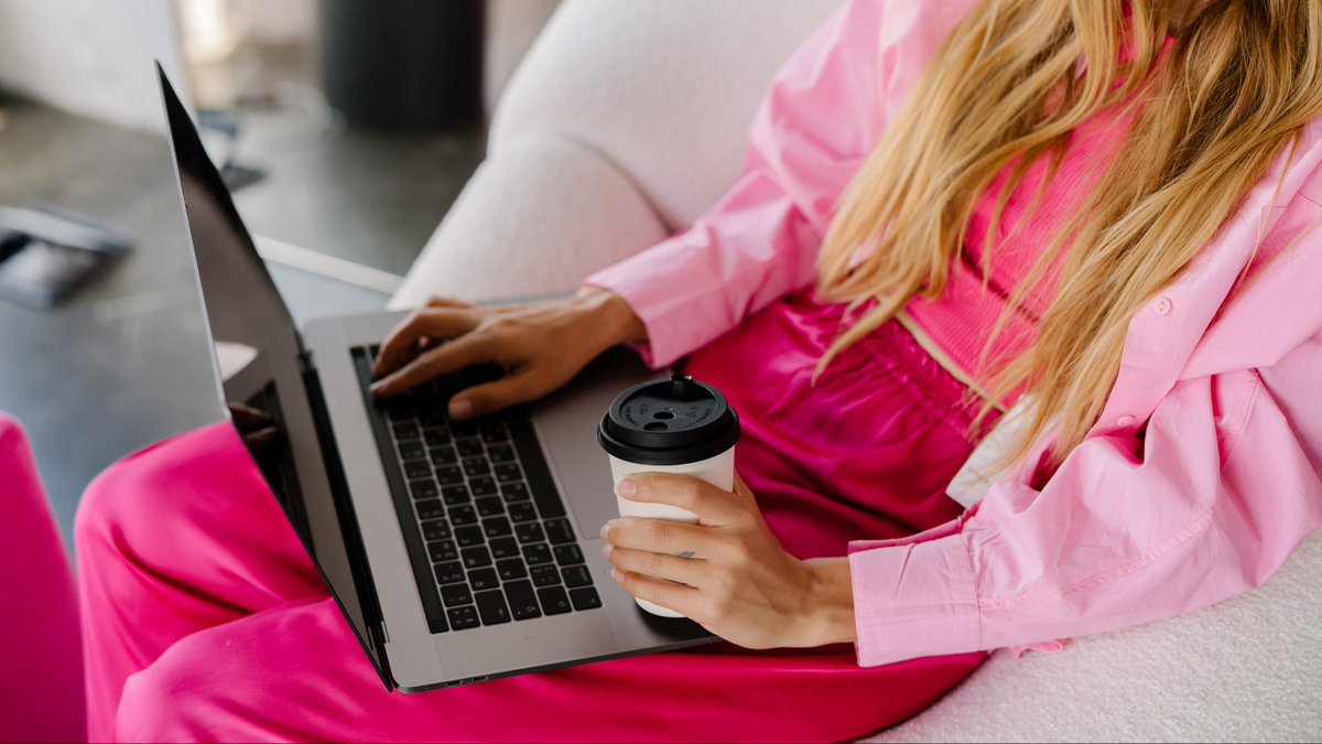 Workers are happier, healthier, and generally more productive when they have the flexibility to work from home.

fempreneur.com/how-to-convinc…

#MarketingExpert #ContentCreation #FemaleBusinessOwner #RemoteWorkRevolution