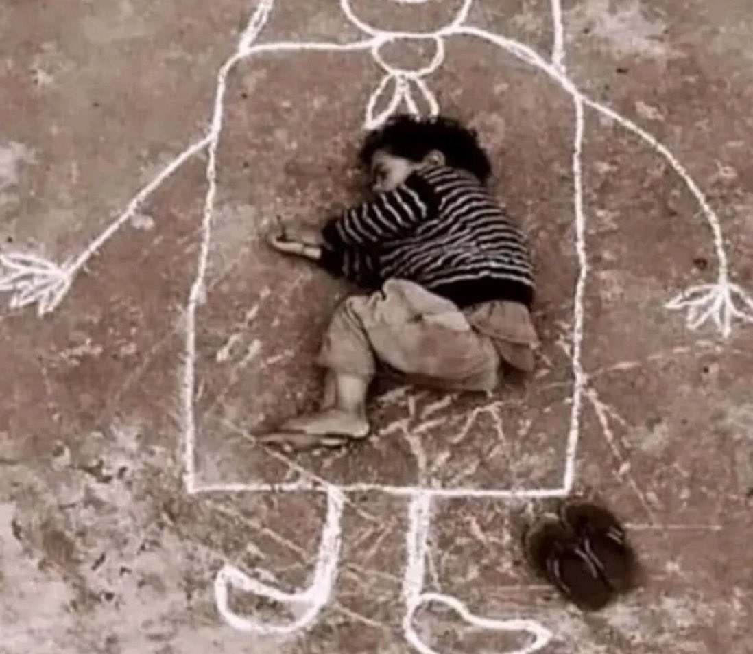 @CollinRugg This boy from the orphanage drew his mother and lay down in her arms🥹🥹