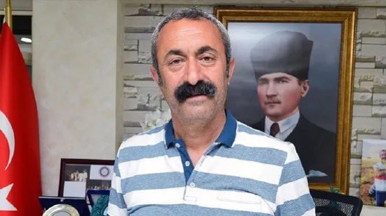 Halk belediyeciliği palavrasıyla 2019-2024 arası Tunceli belediye başkanlığı yapan Fatih Mehmet Maçoğlu 230 milyon TL borç bırakmış. Ortada ne icraat var ne de halk belediyeciliği. Kitlelerini böyle yalanlarla afyonluyorlar.