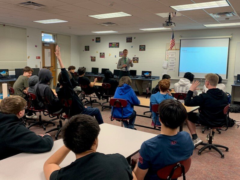 GroupReveal's tweet image. Reveal Group&apos;s Senior Consultant, Joe Matuch, recently paid a visit to Yorkville Middle School in Yorkville, IL as part of our #CSR commitment. He shared his expertise with over 100 students in 7th and 8th grade Computer Science classes. 🏫

#AutomateBetter #LifeatRevealGroup