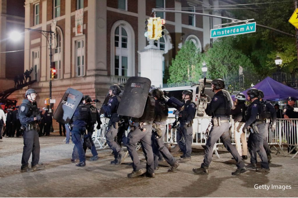 BBC World Service (@bbcworldservice) on Twitter photo Around 300 pro-Palestinian protesters were arrested on Tuesday night during campus raids at Columbia and CUNY in New York.
What's behind the protests and why are students so often at the fore of protest movements?
The BBC's <a href="/hannah_gelbart/">Hannah Gelbart</a> finds out π§ bbc.in/4bgLLid Around 300 pro-Palestinian protesters were arrested on Tuesday night during campus raids at Columbia and CUNY in New York.
What's behind the protests and why are students so often at the fore of protest movements?
The BBC's <a href="/hannah_gelbart/">Hannah Gelbart</a> finds out π§ bbc.in/4bgLLid