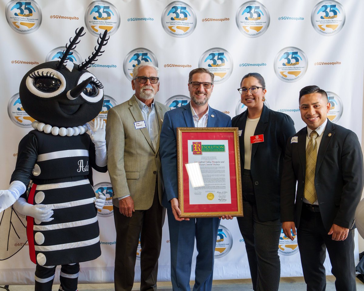 SGVMosquito's tweet photo. The District had the great pleasure of celebrating 35 years of protecting public health by hosting an open house and inviting partners and collaborators to join the celebration. #SGVmosquito35th 🦟🦟🦟👏👏👏
(1/3) https://t.co/BqadqauhQw