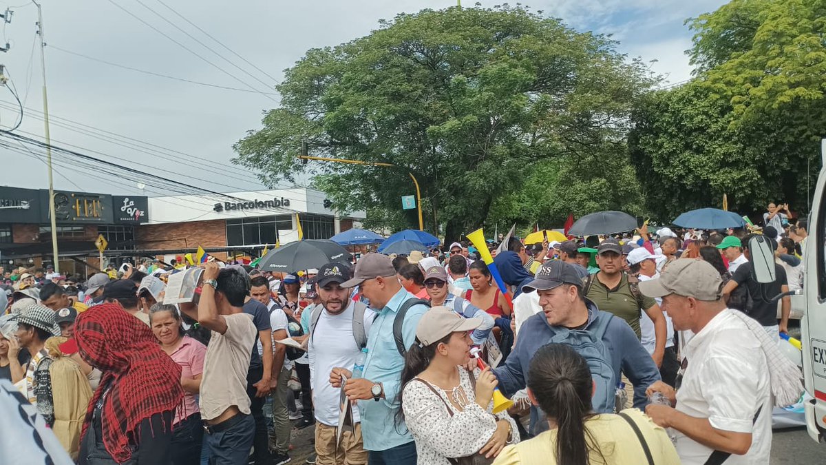 Campesinas, campesinos y sectores culturales de Huila y Caquetá nos encontramos en Las calles de Neiva. @AgendaCampesina #CasadelaCultura #HuellasdelPato
