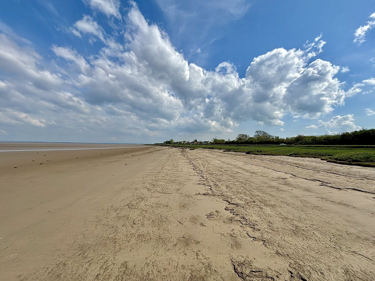 Port Carlisle in the lovely sunshine and feeling very pleasant in 20°c. Great start to May ☀️ #loveukweather #cumbria #nature