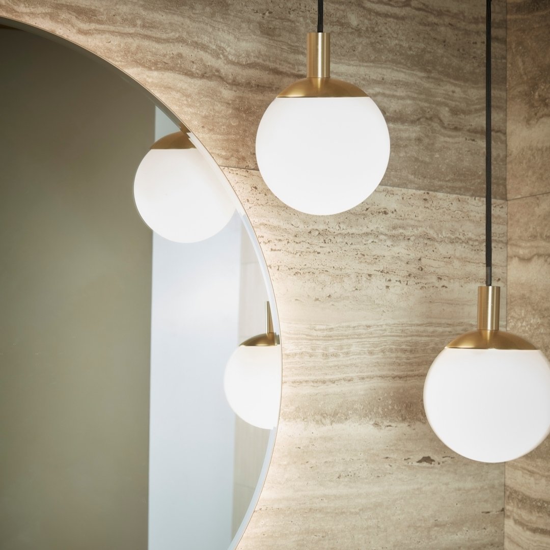 The perfect finishing touch, this globe pendant light from Roper Rhodes is the key to a beautifully lit bathroom 💡

📸 @roperrhodesltd 

#dreambathroom #bathroominspiration #letchworth #letchworthgardencity #bathroom #interiordesign #bathroomdesign #bathroomgoals