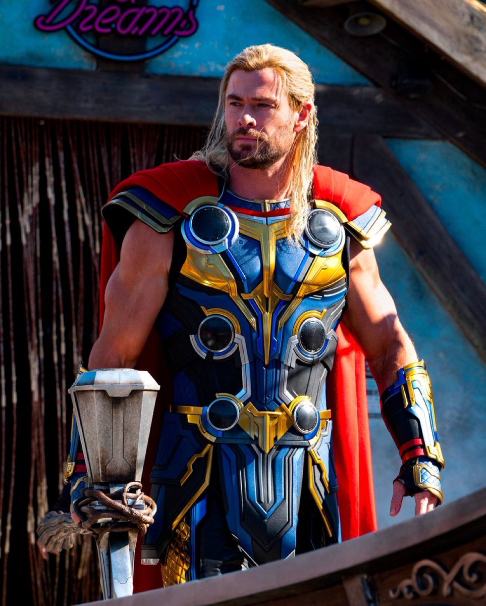 Chris Hemsworth still can’t forgive himself for #ThorLoveAndThunder

“I got caught up in the improv and the wackiness, I became a parody of myself. I didn’t stick the landing'

(via @VanityFair)