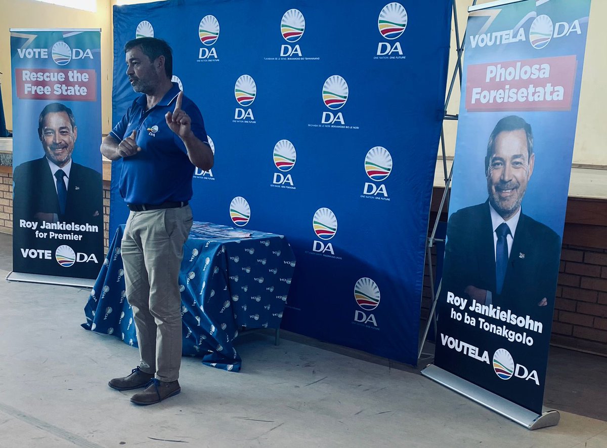 The DA Free State Premier Candidate Roy Jankielsohn and Letsemeng DA Councillor Thabo Nthapo, had positive engagements with residents of Petrusburg about the future of the Free State with a DA-run government.