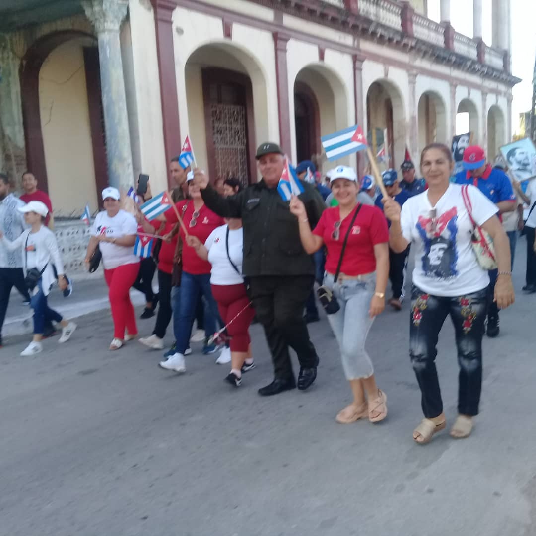 Nuestro querido #Cifuentes se llena de alegría y entusiasmo mientras los trabajadores y trabajadoras marchan en el  desfile del Primero de Mayo. Con banderas ondeando
¡Viva el Primero de Mayo!
¡Viva Cuba!
#PrimeroDeMayo #Cuba #TrabajadoresUnidos