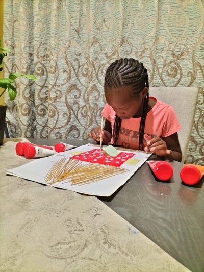 Children from the SOS Children’s Villages in Mamelodi express their creativity during their art therapy sessions. Art therapy is good for children because it enhances their attention, and memory and helps them express their thoughts and feelings. #ChildCare #ChildProtection