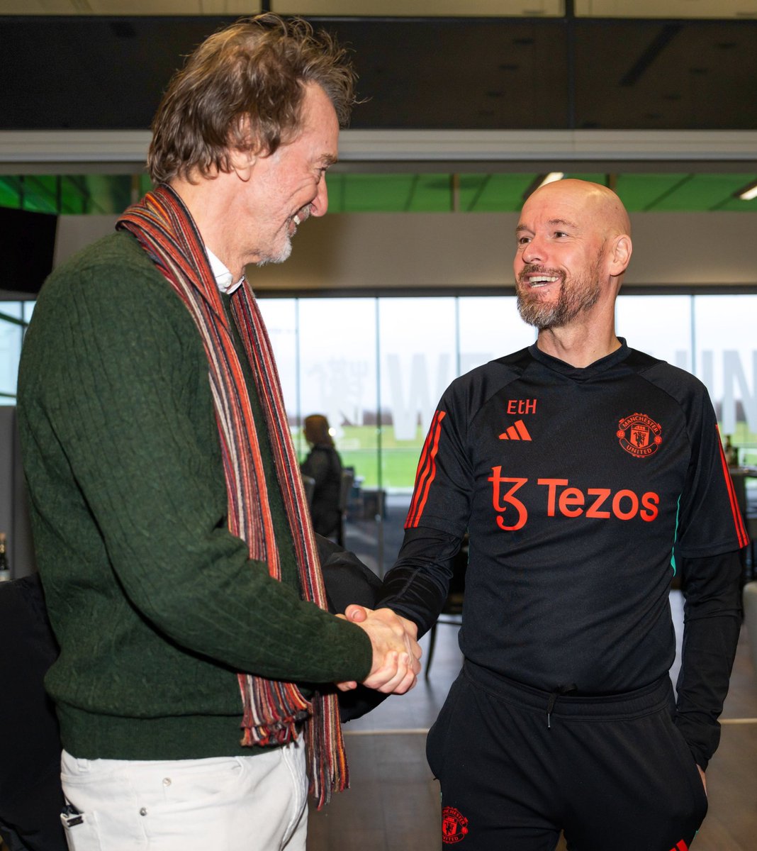 🚨 NEW!

'INEOS view is that Man Utd executive team did NOT provide Erik ten Hag the greatest chance to succeed.

'He may continue as United's manager next season due to a lack of clear alternatives and also the cost of firing him and hiring a replacement.' [The Athletic]

That…