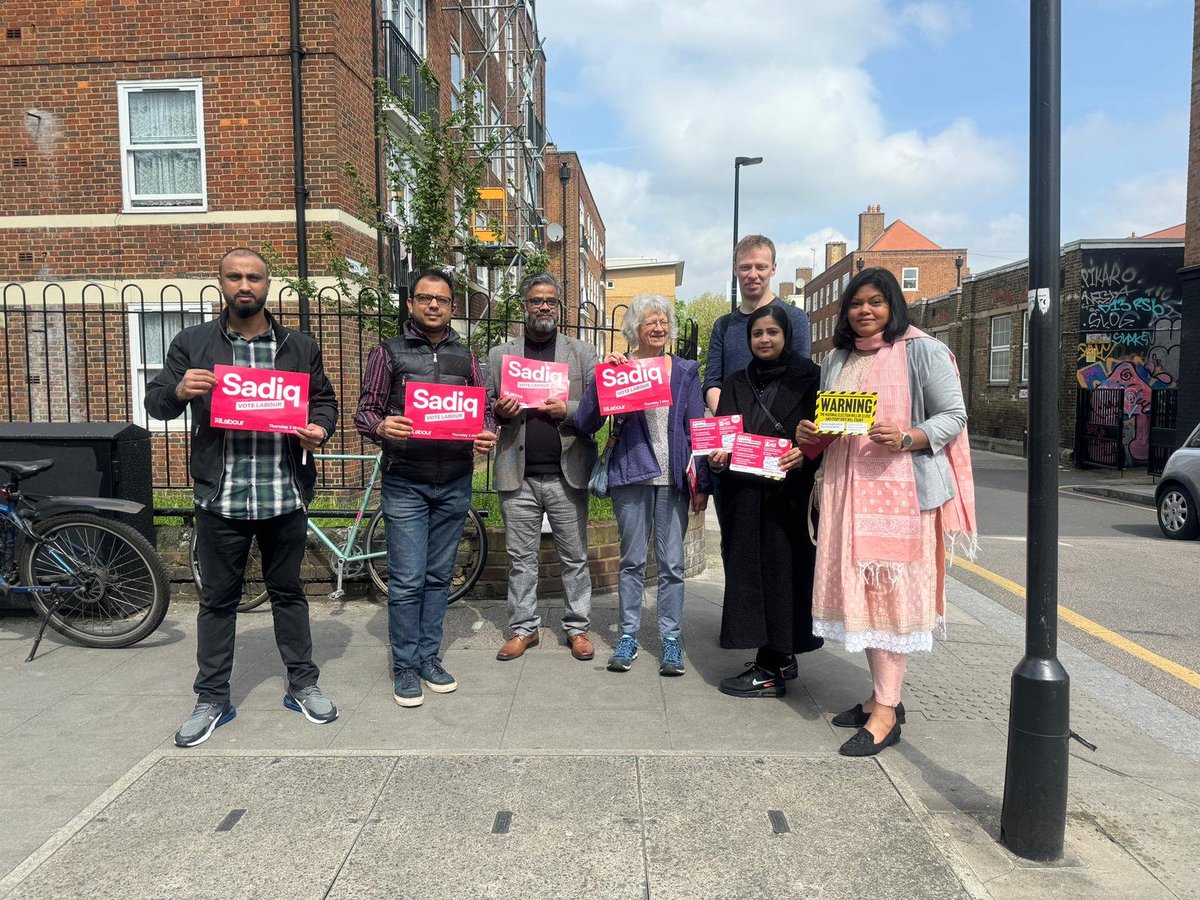 This morning we were at the doorstep in @weaverslabour talking to voters to come out and vote @SadiqKhan and @unmeshdesai tomorrow May the 2nd. @MdDilwarhossan