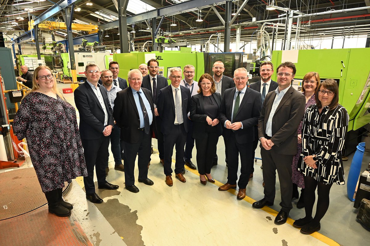.@Economy_NI Minister @ConorMurphysf today attended a meeting of the NI Export Forum to outline his economic priorities, including his commitment to harnessing dual market access opportunities for both exports and inward investment. The meeting was hosted by @DenroyGroup, a…