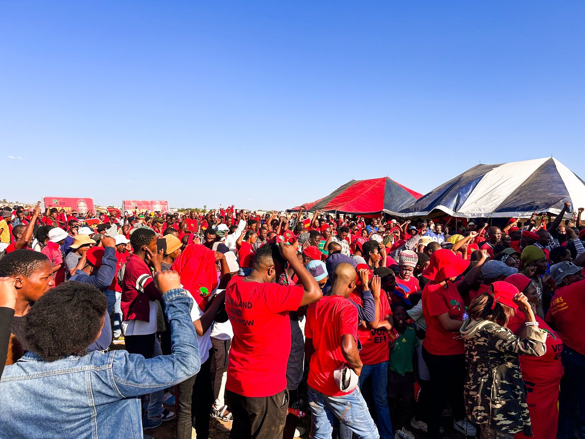 ♦️In Pictures♦️

The people of Phomolong have come out in their numbers to hear the message of the EFF at the EFF May Day program in Bloemfontein ward51, Mangaung.

-30 years later, we are celebrating worker's day in a country where people are unemployed. In a country where