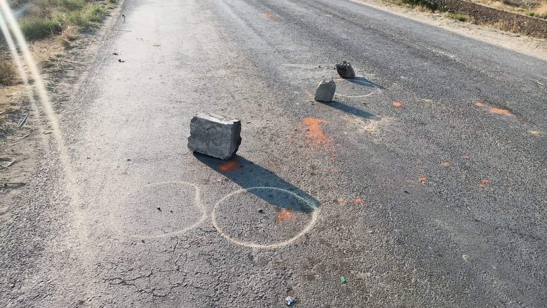 Casquillos de las detonaciones realizadas el día de ayer por elementos de la policía estatal contra pobladores pertenecientes a la Unión de pueblos y fraccionamientos contra el basurero y en defensa del agua. facebook.com/share/p/pD7spJ…