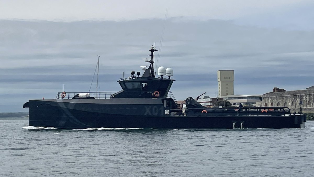 XV Patrick Blackett outbound from Portsmouth this morning at the start of a busy summer of @RNNavyX experimental trials. Via @CorbenJake