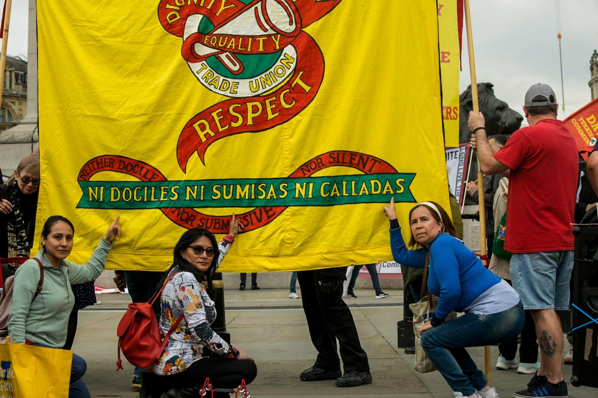 The back of our new banner is as good as the front! 'Ni dóciles, ni sumisas, ni calladas' 🙋🏽‍♀️ #MayDay #MayDay2024