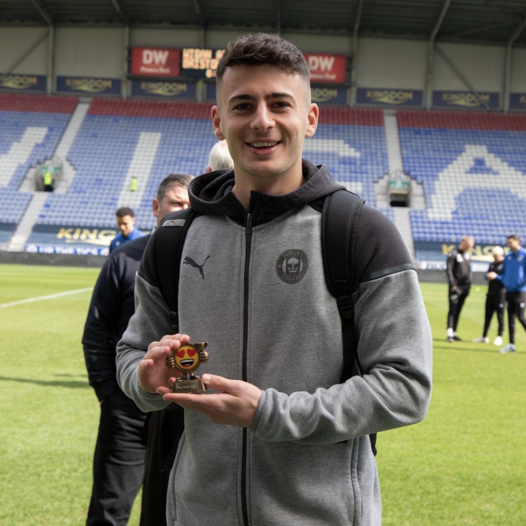 The winner of the Junior Latics Best Haircut Award is... Sam Tickle!😏

#wafc🔵⚪️