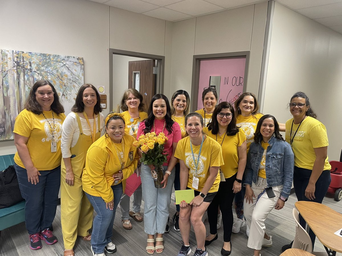 Team Sollevare celebrated @VaccaroNelly on Principal’s Day! 
Happy Principal’s Day!!#PrincipalsDay @MPElemSchool @katyisd