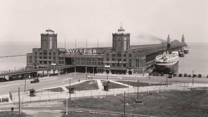 Originally designed to be both a commercial shipping pier and a recreational space, Navy Pier's purpose has morphed several times since then.

Read more 👉 lttr.ai/ASFjN

#thelocaltourist #navypier #choosechicago