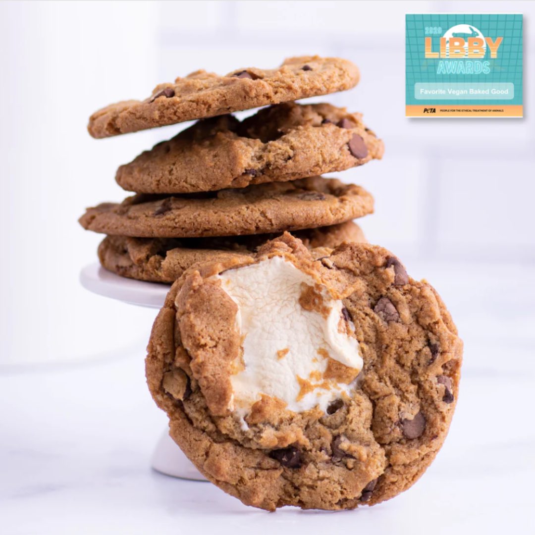 Why settle for campfire s’mores when you can enjoy Libby award winning Chocolate Chip S’mores Cookies from Maya’s Cookies? 🍪🤍

#VeganCookie #VeganSmores #VeganDessert #VeganFoodie #Sweets #VeganSweets #NonDairy #NoEgg #AllergyFriendly #FavoriteCookie #CookieLover