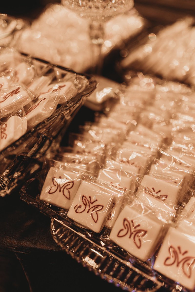 Anyone else still craving another one of these delicious cookies from the candy bar? 🤤

Be sure to head on over to @kellyscookies00 to see more of her work! 🍪

Thank you Kelly!

#maddysgala #sugarcookies #delicious #thankyou.