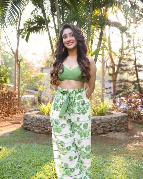 Hottest Diva

#ShivangiJoshi #Shivangians #ShivangiJoshiBdayCountdown