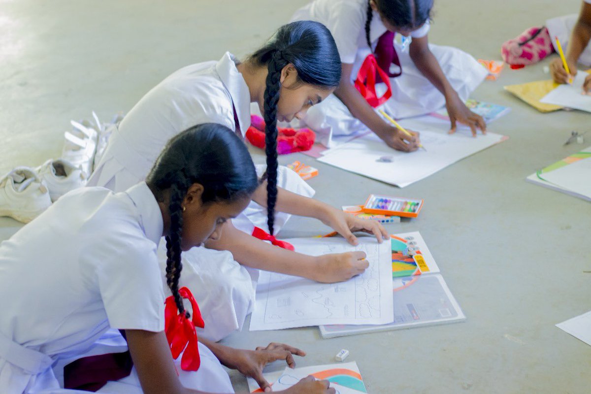 Lycagf's tweet photo. Exploring creativity and conservation at the Water Day Art Festival in Galle! 🤝🇱🇰🌎💚📚

#WaterDayArtFestival #Galle #LycaGnanamFoundation https://t.co/aJe2oXcSmN