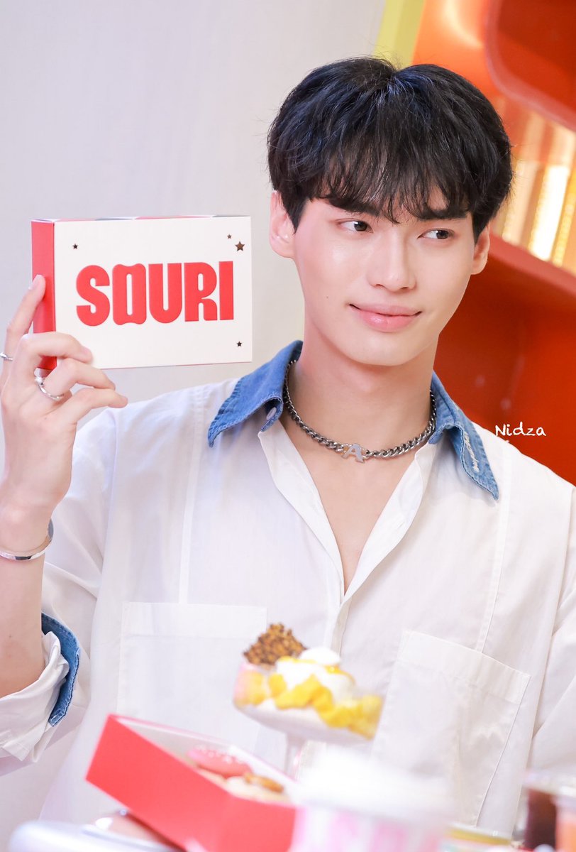 [Trans] How does #SOURIBKK manage to sell out every day across 9 branches? I found myself wondering if there were that many new customers or have people repeatedly supported it? Their business strategy is truly remarkable, garnering fame and attracting a diverse customer base,