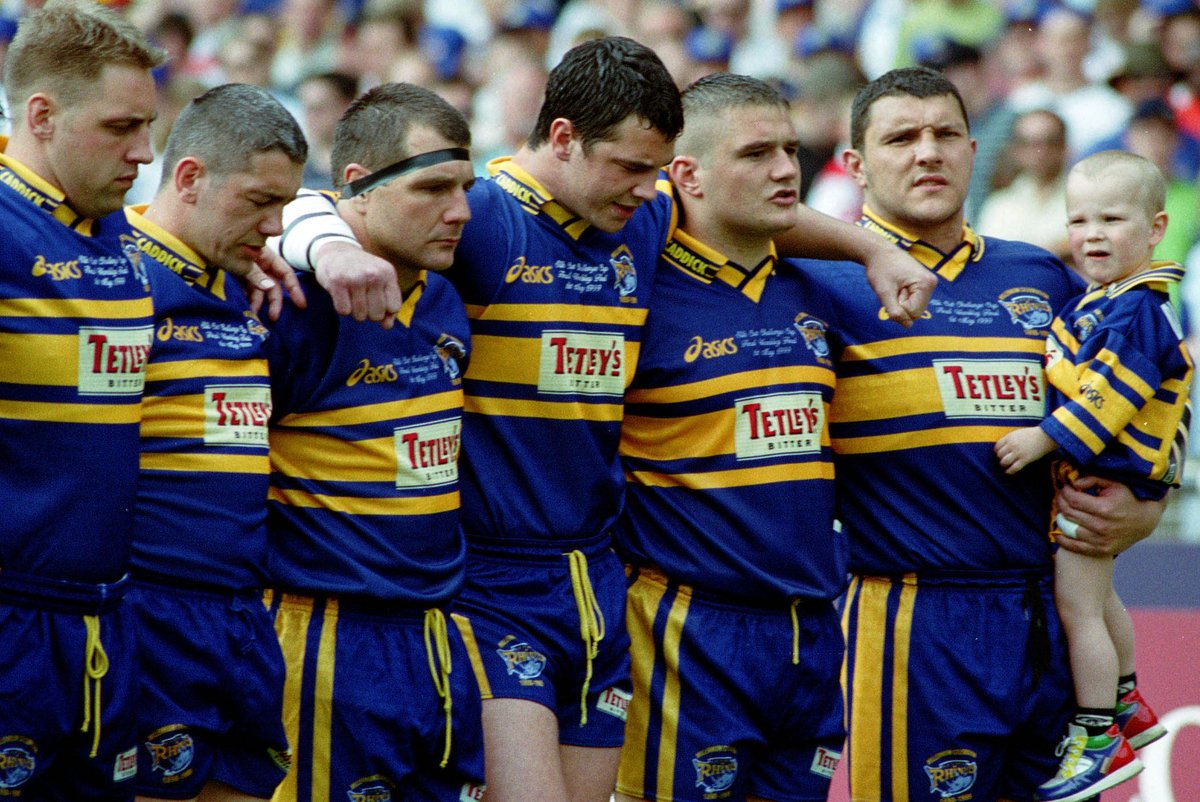 To celebrate the 25th anniversary of the 1999 Challenge Cup win, why not say thank you to @RLBarrieMc10 for his Wembley try by sponsoring him for the #RobBurrowLeedsMarathon, fittingly young @BillyMcDermott5 will be alongside his dad once again, just as he was at Wembley