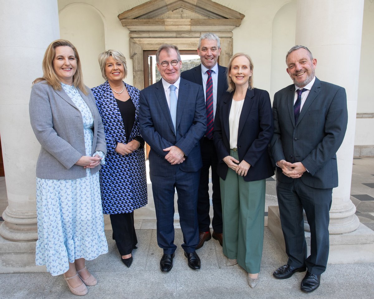 NMBI_ie's tweet photo. Pleased to brief members of the Oireachtas at Leinster House on the State of the Register and highlight #InternationalDayoftheMidwife & #InternationalDayoftheNurse which take place in May.
#ACareerThatMakesADifference
@ColmBurkeTD @jerrybuttimer @paulinegalway @voteTimLombard https://t.co/6N5L96Zceq