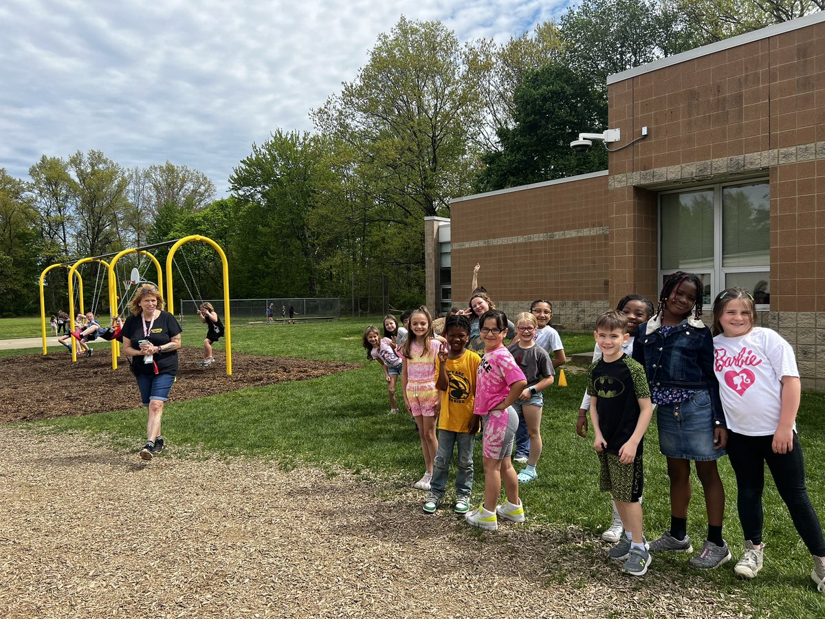 CassieSmolen tweet media