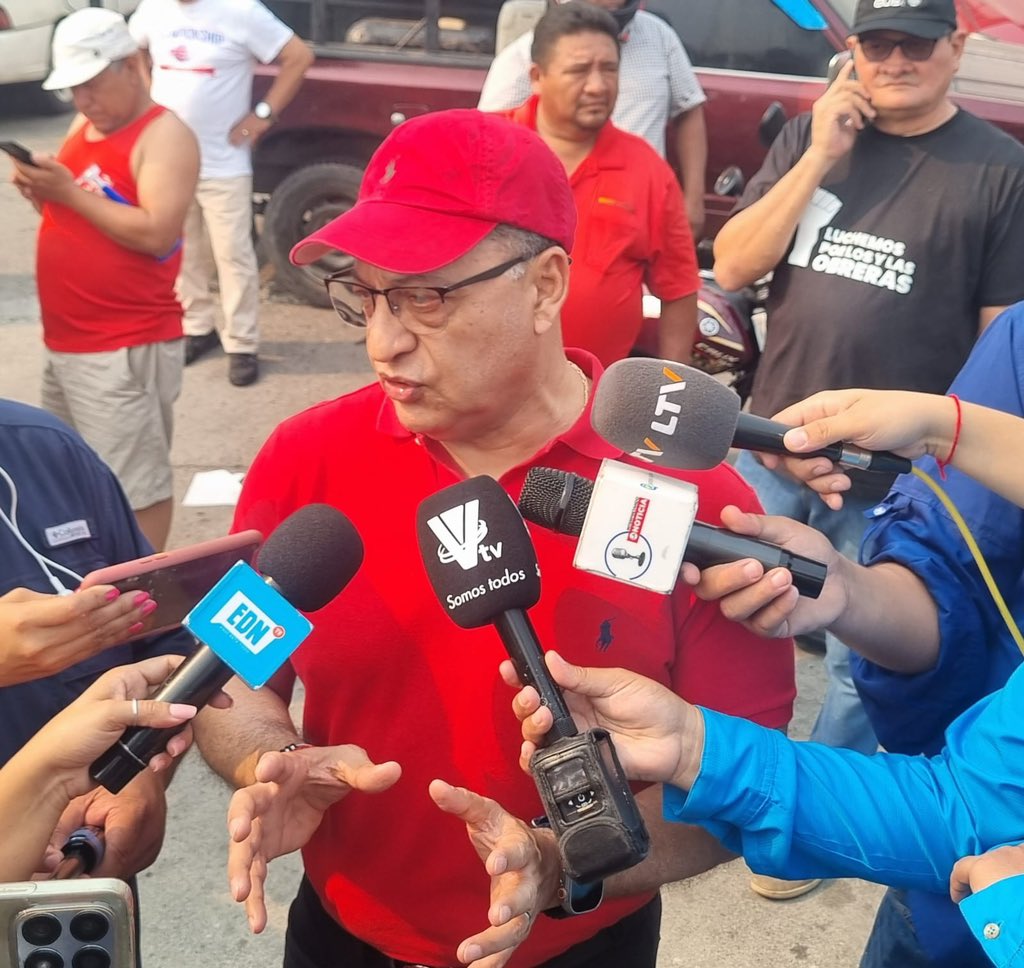 cnbshonduras's tweet photo. La Comisión Nacional de Bancos y Seguros (CNBS), conmemora el Día Internacional de los Trabajadores recordando la lucha del movimiento obrero, los logros alcanzados a lo largo de los años, reconocemos a los trabajadores por su esfuerzo diario y empeño permanente por sacar adelante a Honduras. Con un Gobierno solidario la refundación avanza.
 #TodosSomosCNBS #XiomaraSiCumple