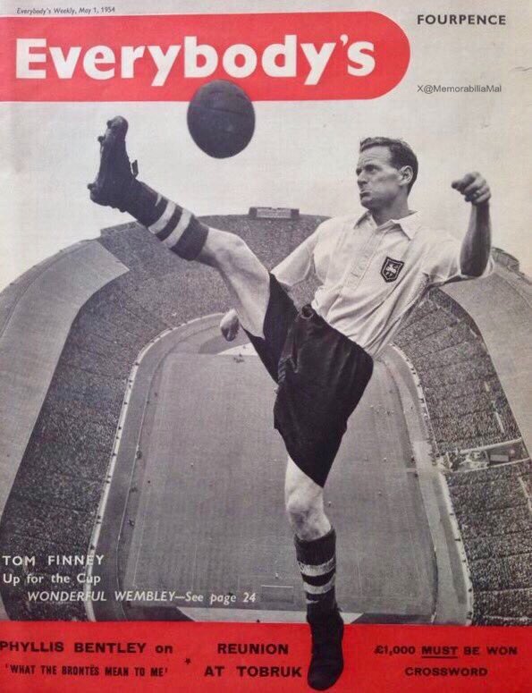 70yrs ago today… Tom Finney on the cover of Everybody’s Weekly OTD 1/5/54 ahead of Preston North End’s FA Cup Final versus West Bromwich Albion #PNEFC