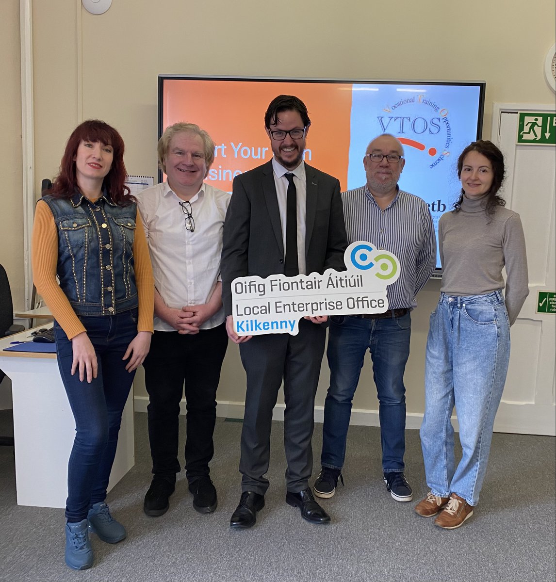 LEO Kilkenny recently linked in with @KCETB VTOS Students working on a Start Your Own Business Programme. LEO Kilkenny listened to pitches from VTOS students and spoke about supports available for SME’s in Kilkenny. Thank you KCETB! 🤝 #MakingItHappen
