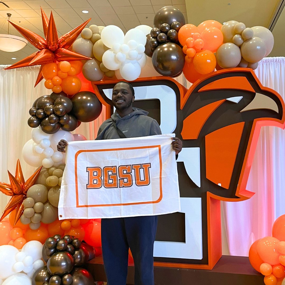 bgsu's tweet photo. The best decision you'll ever make! Welcome to the #FalconFamily! 🧡 #BGBound https://t.co/0vF7Vn6aOw