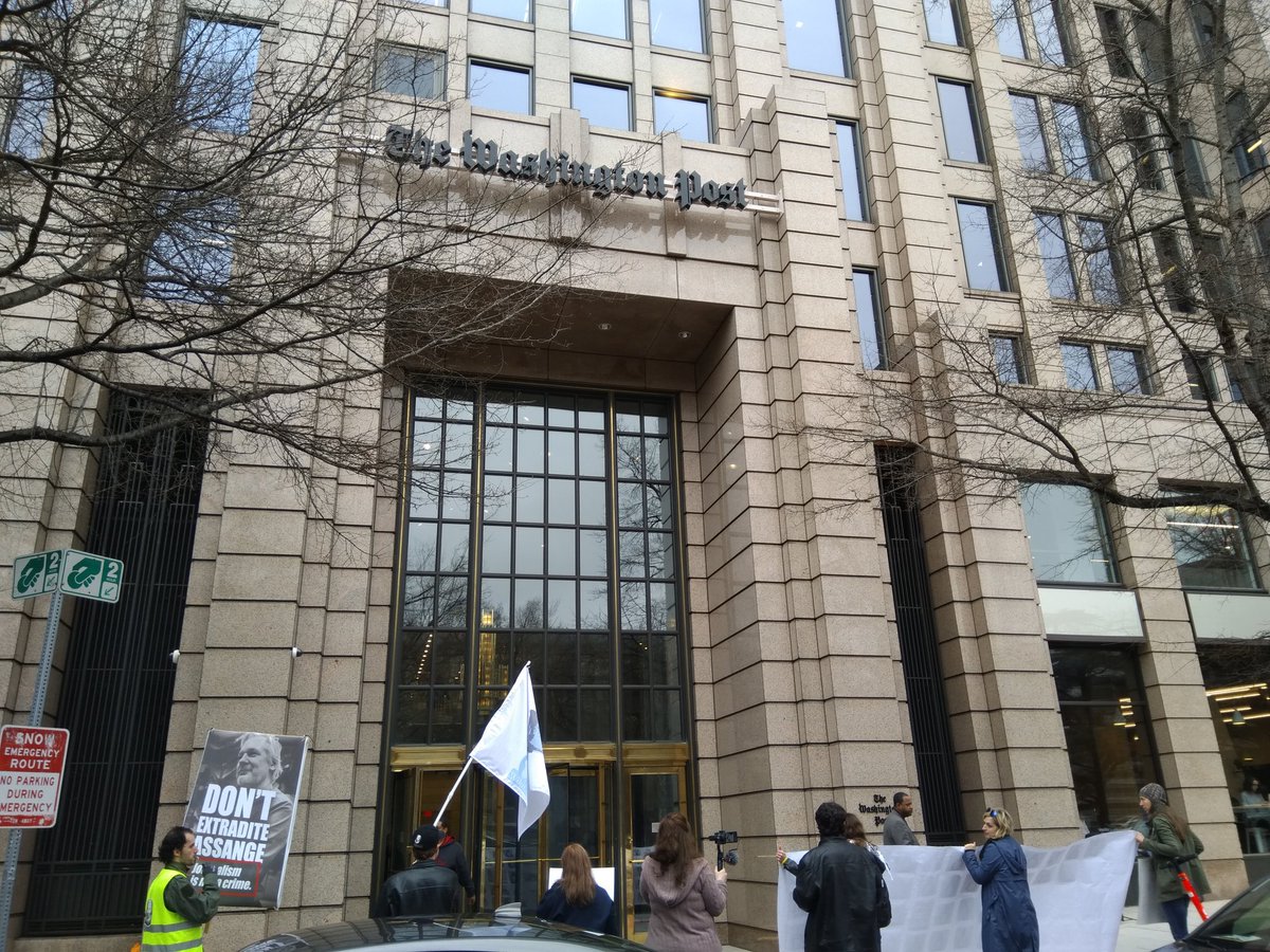 Hi-profile DC #WPFD2024 events May 3 - but closed to public.  Let's 'greet' attendees outside! #FreeAssange 📢8:30-9:00am @PressClubDC 14th & F St NW 📢9:15-10am @washingtonpost 1300 K St NW  Attendees enter WaPo on Franklin Sq. finance.yahoo.com/news/world-pre… washingtonpost.com/washington-pos…