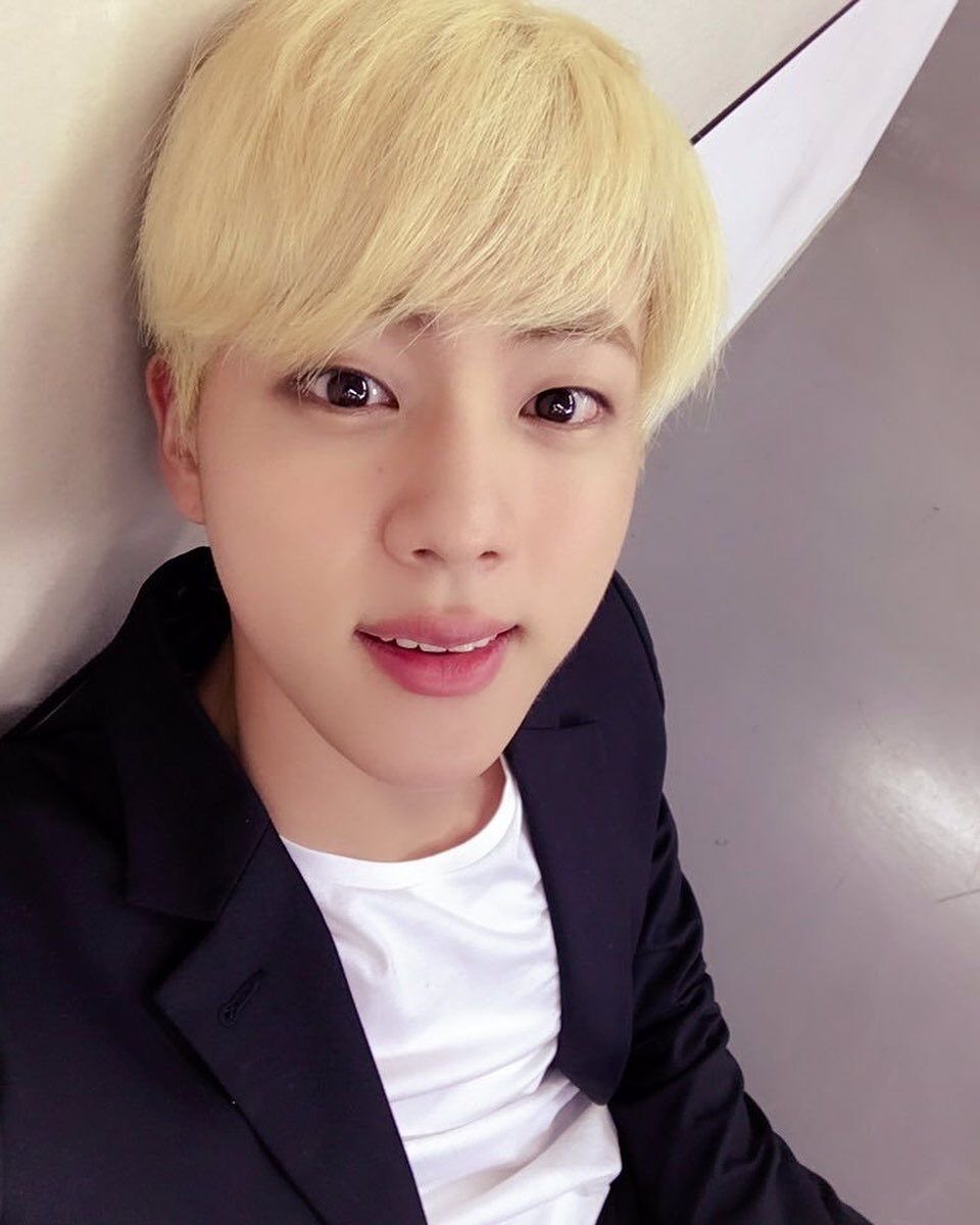 D-41 #JIN selca of the day #WaitingForTheAstronaut #방탄소년단진