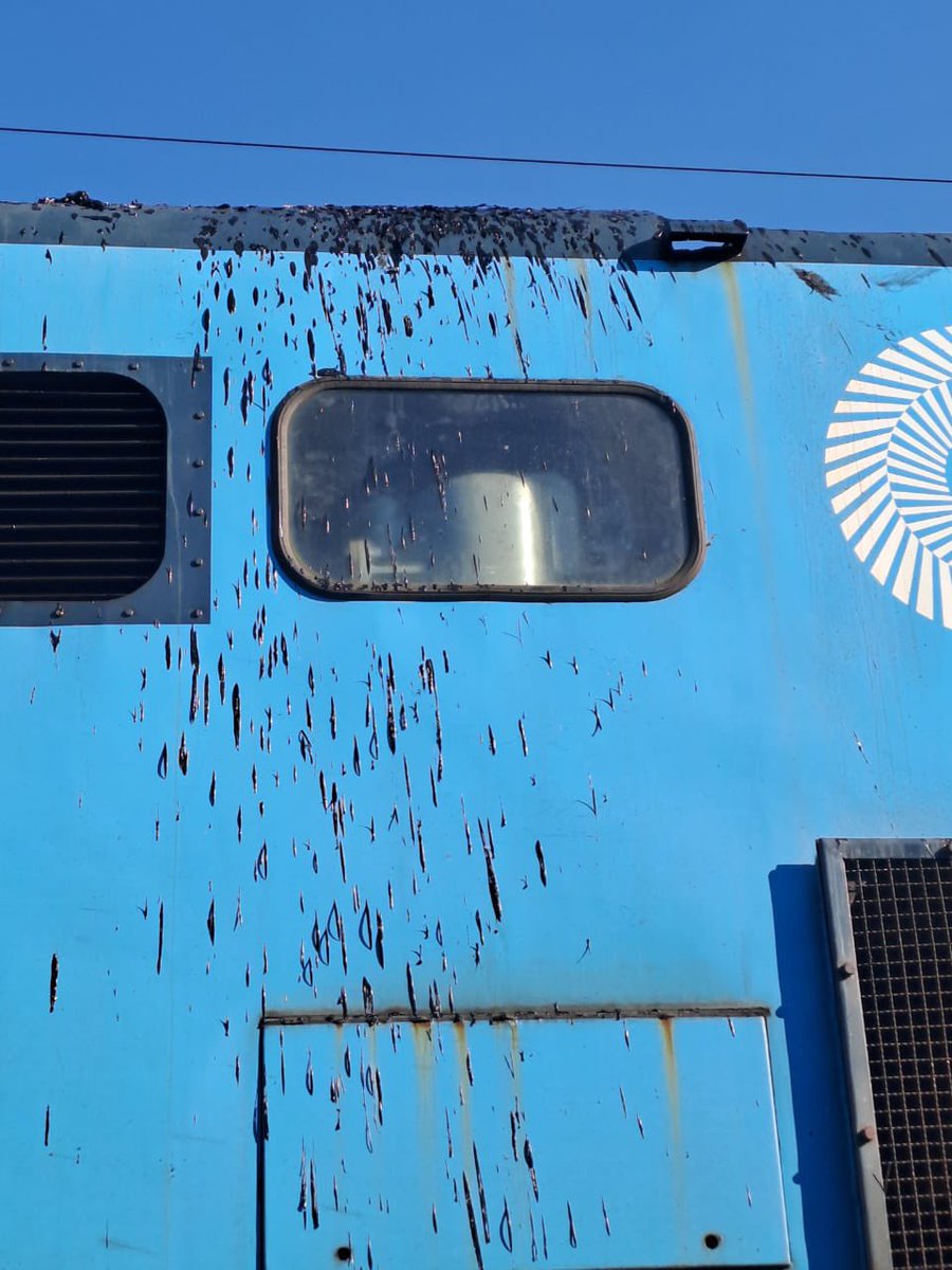 [M1 Bridge Fire] PRASA Rail has successfully relocated its fleet to safety following a fire incident above our Braamfontein yard. Train crew members worked tirelessly to relocate the fleet to safety. No major damage on our fleet except burns on the paint surfacing on few locos.