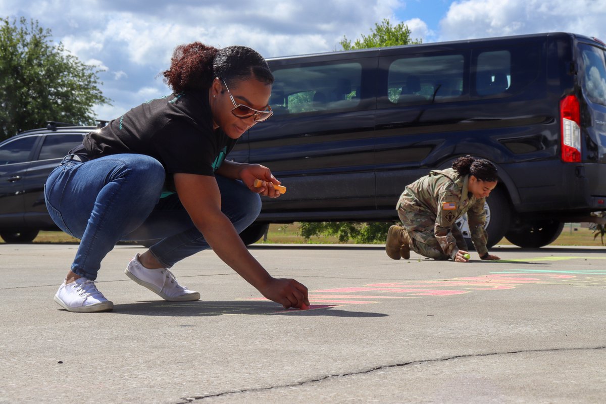 #LaFamilia Soldiers of 7th SFG (A) showcase support to Sexual Harassment Assault Response & Prevention (SHARP) through the “Chalk the Walk” event. Chalk the Walk gave Soldiers the opportunity to raise awareness and support of the SHARP program by contributing chalk designs.