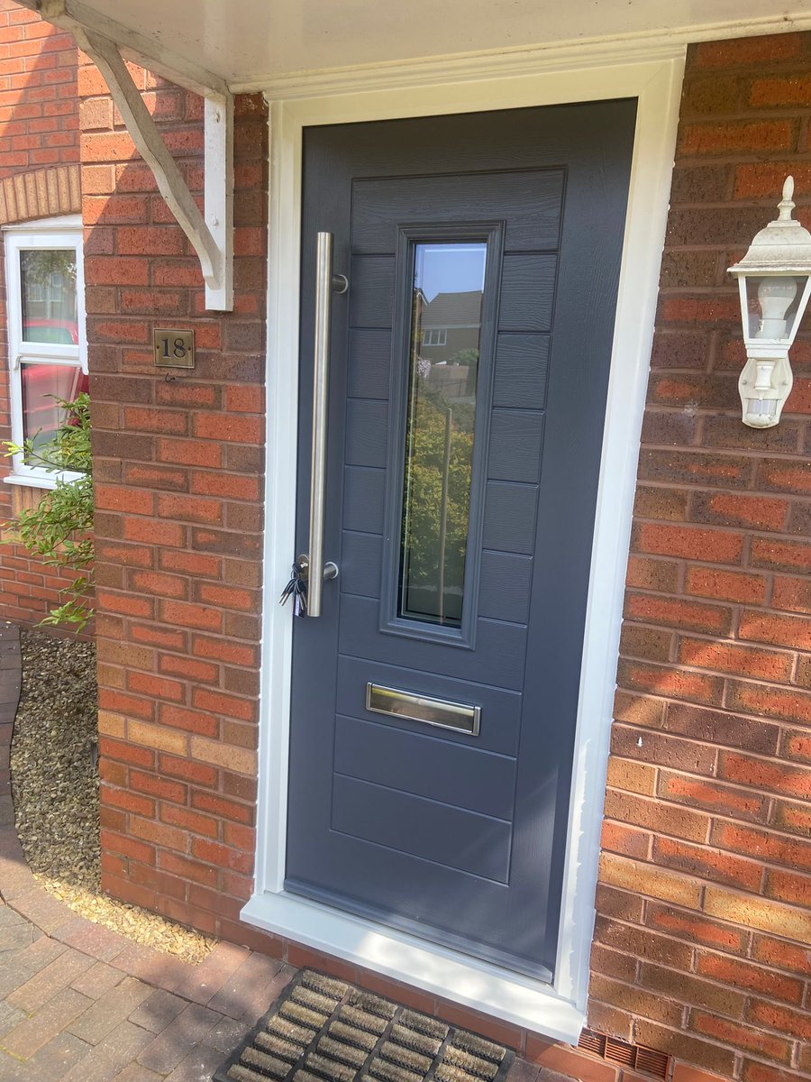 Todays fabulous transformations in #stafford #staffordshire 

#compositedoors #home #homedesign #homedecor #newbuild #newhome #doors #highsecurity @abs_secure #endurancecompositedoors 

We love it ❤️ @EnduranceDoors @GaryRocal